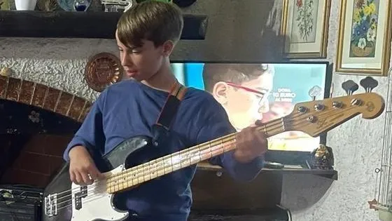 Un adolescent de 14 ani din Italia s-a sinucis din cauza colegilor. Ce au descoperit anchetatorii in telefonul lui